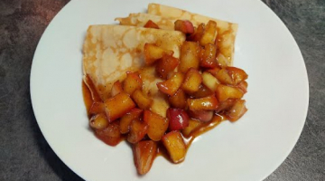 Блинчики с карамелизированными яблоками и корицей