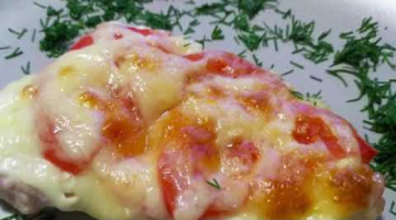 Блюдо которое  всегда выручает.Как вкусно, сочно, полезно  и быстро приготовить куриную грудку .