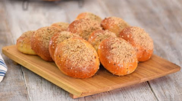 Булочки с черной смородиной и штрейзелем