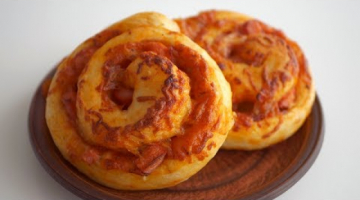 Булочки "Улитки" с томатным соусом, сыром и сосисками. Идеальное блюдо для перекуса и пикника
