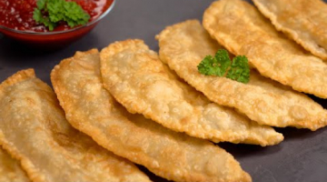 ЧЕБУРЕКИ С МЯСОМ! Сочные и хрустящие! Устоять невозможно! Рецепт от Всегда Вкусно!