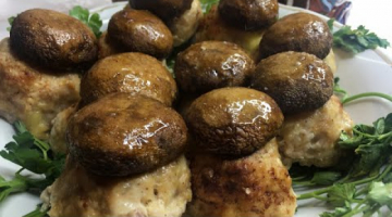 Грибная поляна, и вкусно, и красиво. Мясные котлеты с сыром и грибами.