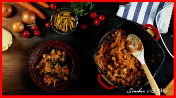 Капуста тушеная со свининой.