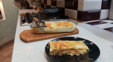 Классическая ЛАЗАНЬЯ с соусом БЕШАМЕЛЬ и БОЛОНЬЕЗЕ.