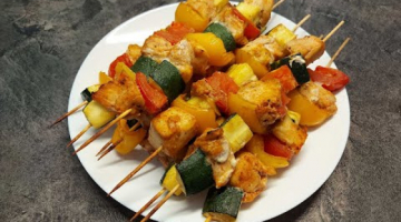 Куриный шашлык с овощами в духовке