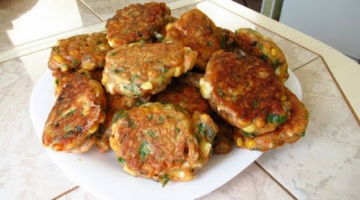 Ленивые, пышные и жареные пирожки с луком и яйцом или пышные оладьи.