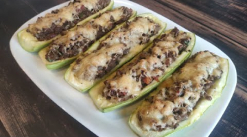 Лодочки из кабачков, фаршированных мясом подойдут как для обычного ужина так и для праздничного