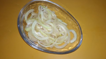 Маринованный лук в красном вине