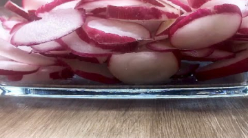Необычайно вкусный салат из редиски! Все дело в заправке! Простой рецепт витаминного салата.