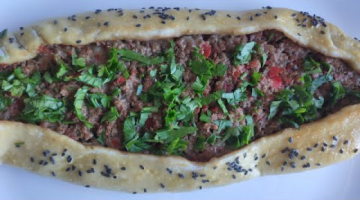 Невероятно вкусное блюдо турецкой кухни "Пиде"