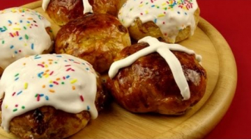 Пасхальные булочки с изюмом и корицей  рецепт