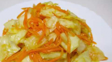 Пикантная закуска из капусты с морковью