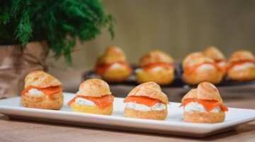 Профитроли с копченым лососем и сливочным сыром
