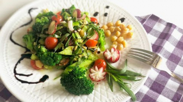 Салат с брокколи, тархуном и горохом нут.
