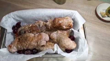 СВИНИНА С ВИШНЕЙ И ПАУТИНКОЙ НА ГАРНИР