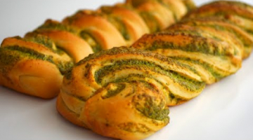 Воздушные и ароматные плетёнки с зеленью и сыром к шашлыку