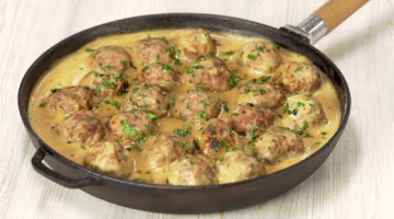 Знаменитые ШВЕДСКИЕ ФРИКАДЕЛЬКИ в белом соусе. Вкусный ужин за 25 минут. Рецепт от Всегда Вкусно!